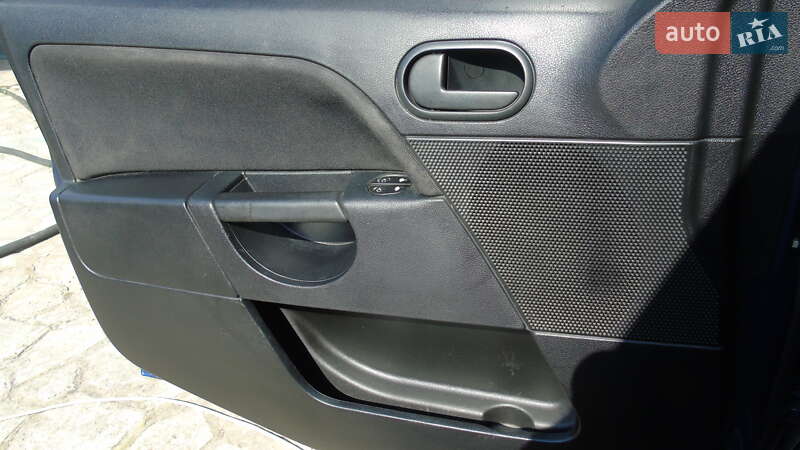 Хэтчбек Ford Fiesta 2006 в Николаеве