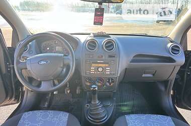 Хэтчбек Ford Fiesta 2008 в Львове