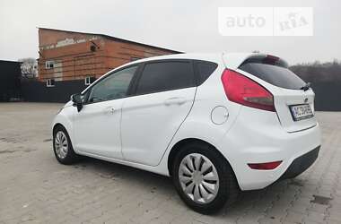 Хэтчбек Ford Fiesta 2012 в Нововолынске