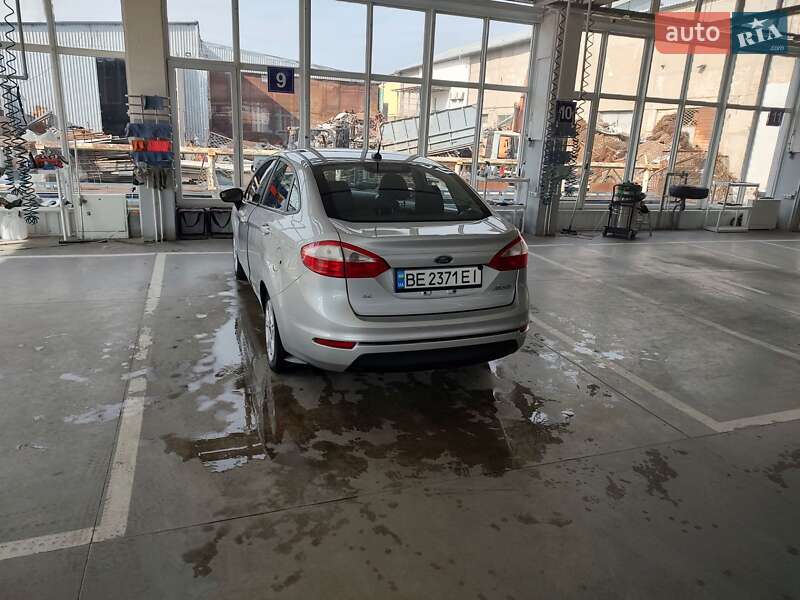 Седан Ford Fiesta 2013 в Николаеве