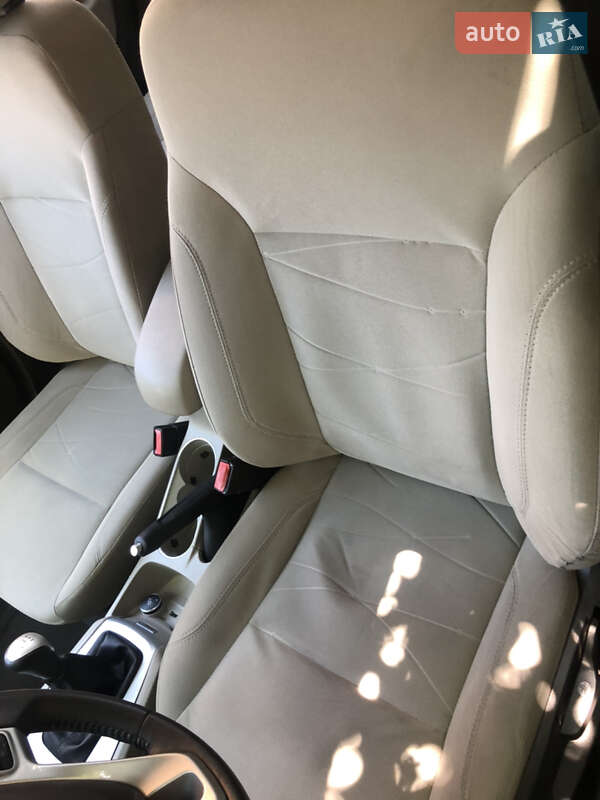 Седан Ford Fiesta 2014 в Чернівцях