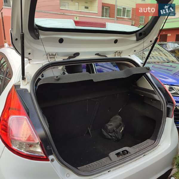 Хэтчбек Ford Fiesta 2013 в Киеве