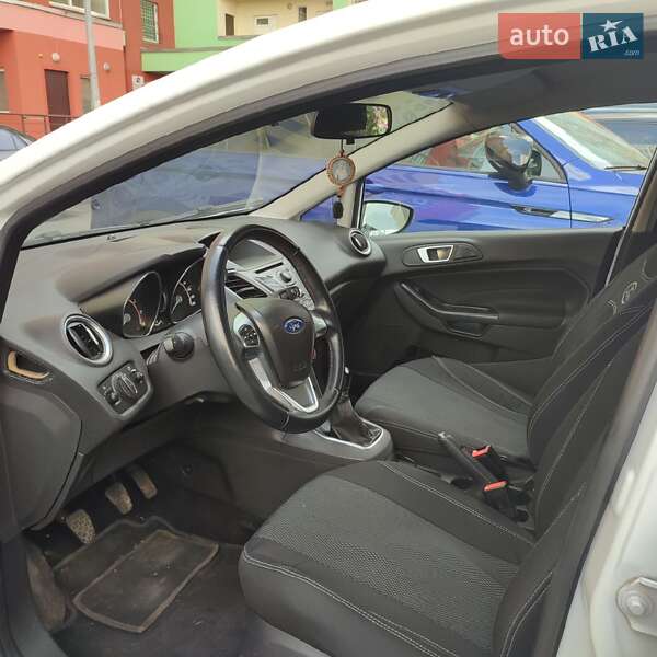 Хэтчбек Ford Fiesta 2013 в Киеве