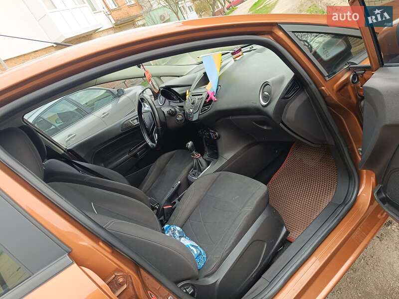 Хэтчбек Ford Fiesta 2013 в Волочиске