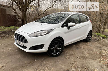 Хэтчбек Ford Fiesta 2014 в Днепре