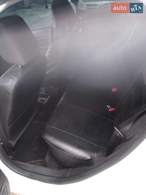 Хэтчбек Ford Fiesta 2013 в Днепре фото 8 Хэтчбек Ford Fiesta 2013 в Днепре