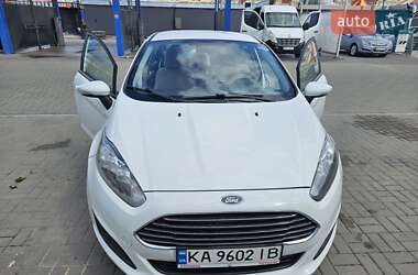 Седан Ford Fiesta 2015 в 