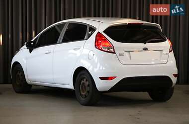 Хэтчбек Ford Fiesta 2015 в 