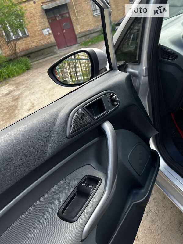 Хэтчбек Ford Fiesta 2010 в Львове фото 9 Хэтчбек Ford Fiesta 2010 в Львове