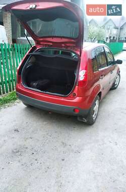 Хэтчбек Ford Fiesta 2006 в 