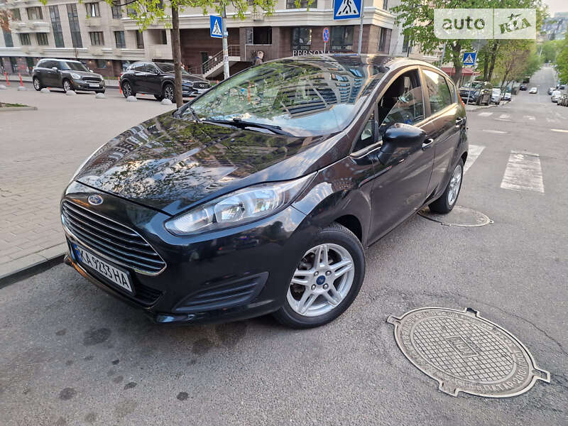Хэтчбек Ford Fiesta 2017 в Киеве