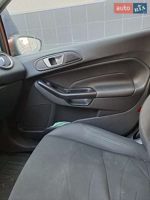 Хэтчбек Ford Fiesta 2013 в Черновцах