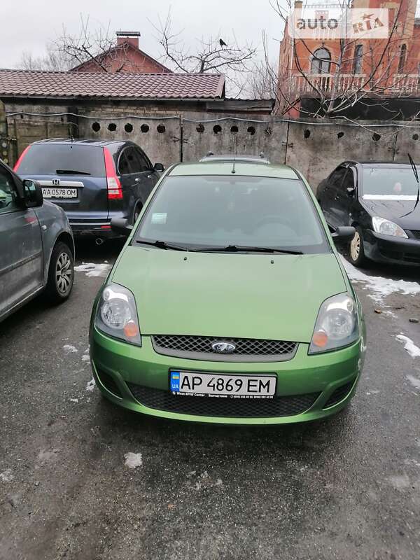 Хэтчбек Ford Fiesta 2006 в Киеве