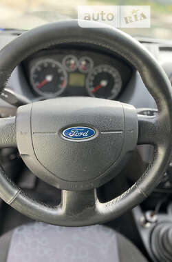 Хэтчбек Ford Fiesta 2008 в Киеве