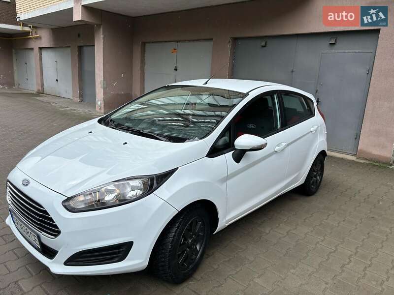 Хэтчбек Ford Fiesta 2014 в Хмельницком
