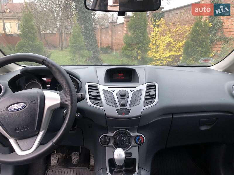 Хетчбек Ford Fiesta 2011 в Києві