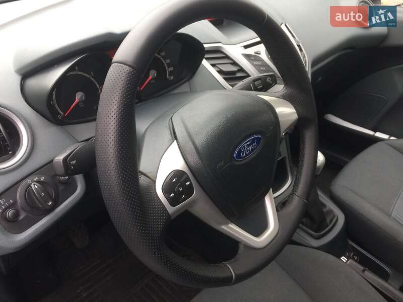 Хетчбек Ford Fiesta 2011 в Києві