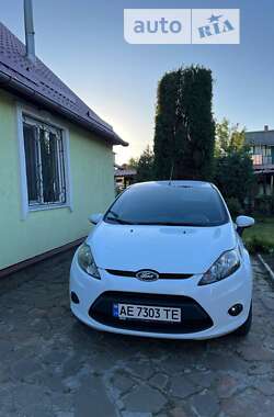 Хэтчбек Ford Fiesta 2010 в Днепре