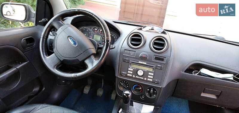 Хэтчбек Ford Fiesta 2007 в Ровно