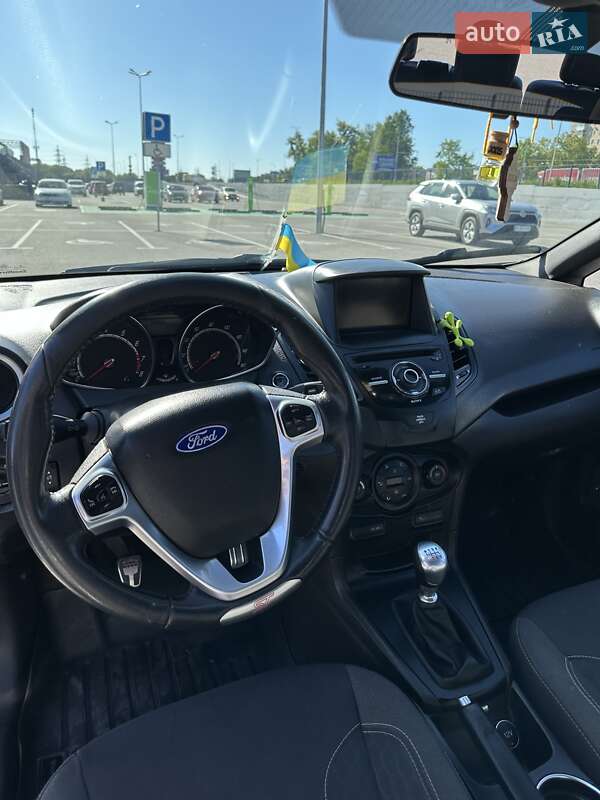 Хетчбек Ford Fiesta 2013 в Котельві