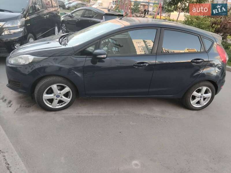 Хэтчбек Ford Fiesta 2013 в Киеве фото 2 Хэтчбек Ford Fiesta 2013 в Киеве