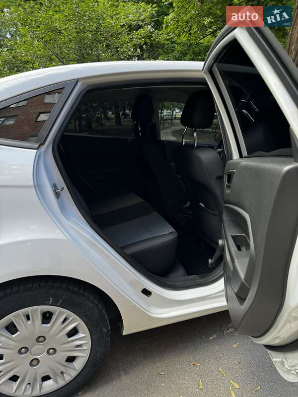 Седан Ford Fiesta 2018 в Харькове фото 7 Седан Ford Fiesta 2018 в Харькове