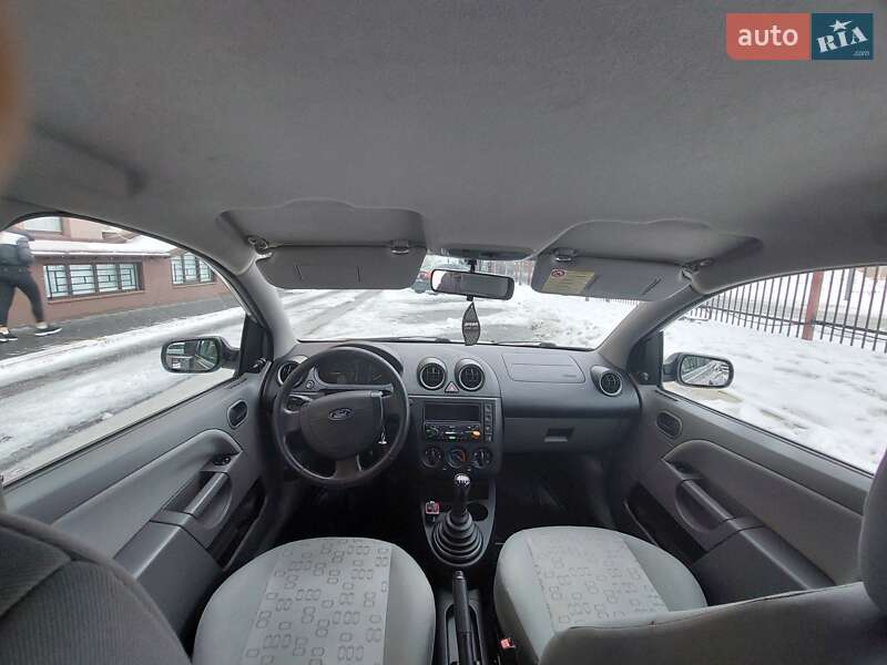 Хэтчбек Ford Fiesta 2003 в Киеве фото 8 Хэтчбек Ford Fiesta 2003 в Киеве