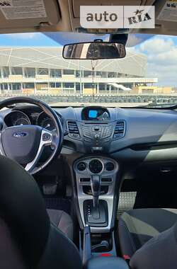 Хэтчбек Ford Fiesta 2014 в Львове