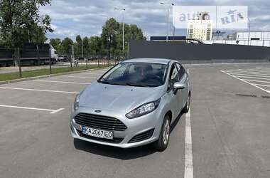 Седан Ford Fiesta 2015 в Киеве