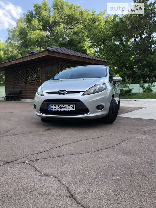 Хэтчбек Ford Fiesta 2009 в Чернигове