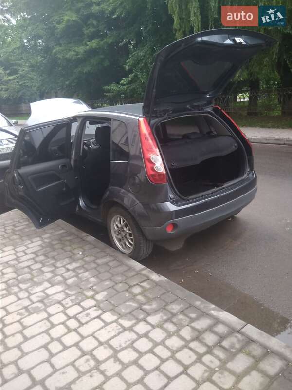 Хэтчбек Ford Fiesta 2007 в Ивано-Франковске