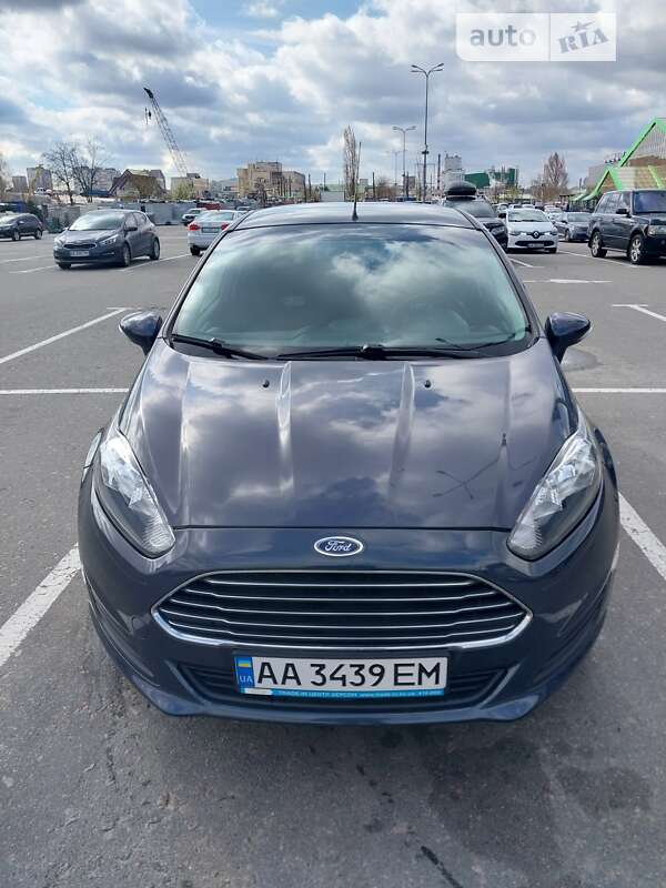 Хэтчбек Ford Fiesta 2013 в Киеве