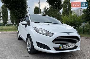 Хэтчбек Ford Fiesta 2015 в 