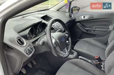 Хэтчбек Ford Fiesta 2015 в 