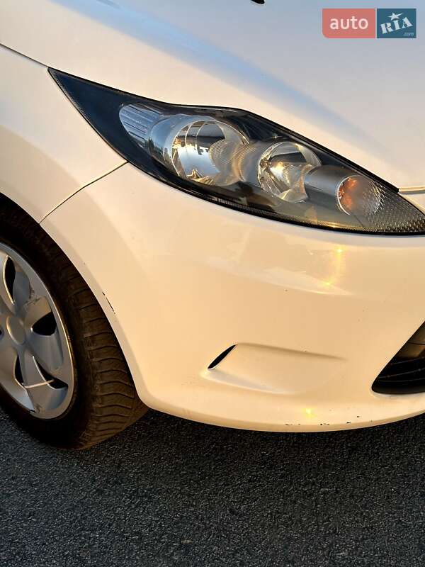 Хэтчбек Ford Fiesta 2011 в Запорожье