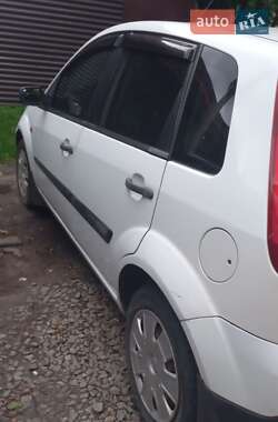 Хэтчбек Ford Fiesta 2007 в 