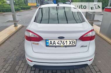 Седан Ford Fiesta 2015 в Києві