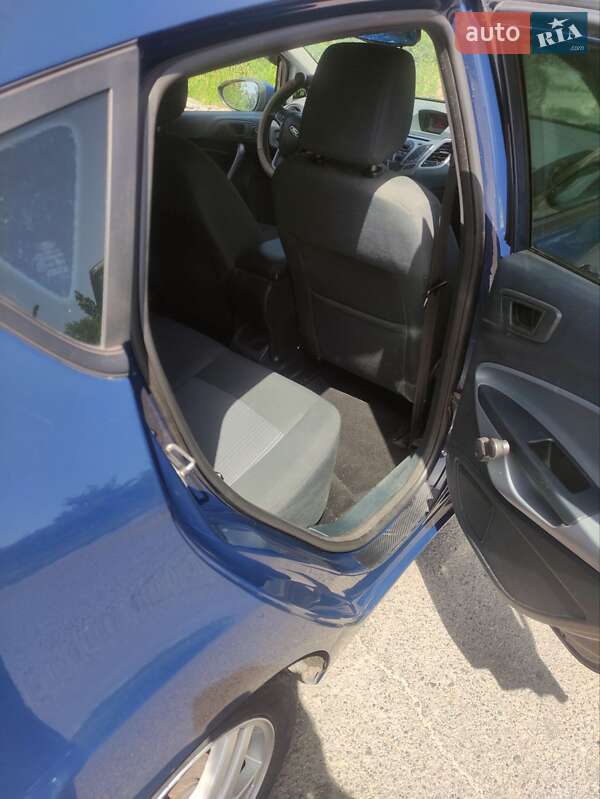 Хэтчбек Ford Fiesta 2010 в Каменском