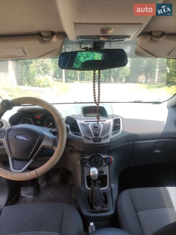 Хэтчбек Ford Fiesta 2010 в Каменском