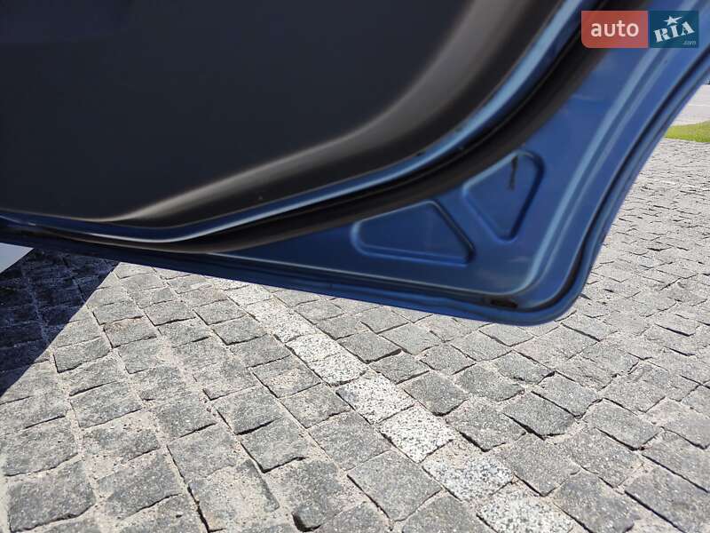 Хэтчбек Ford Fiesta 2002 в Днепре