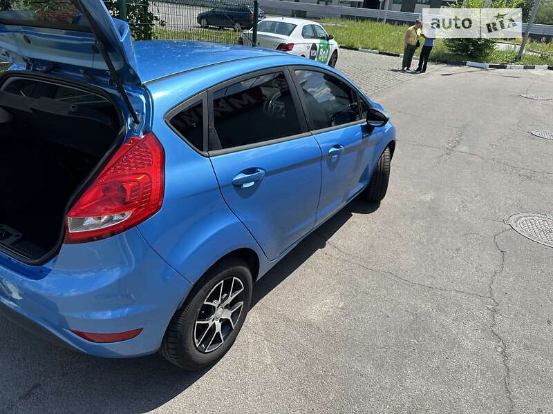 Хэтчбек Ford Fiesta 2010 в Киеве