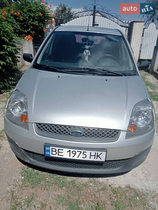 Хэтчбек Ford Fiesta 2007 в Березанке