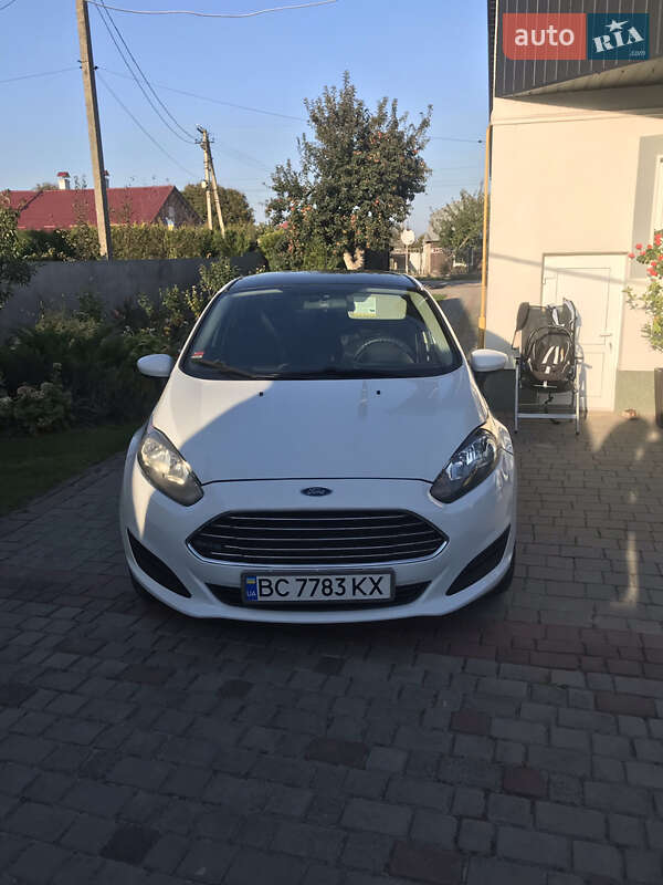 Седан Ford Fiesta 2014 в Львові