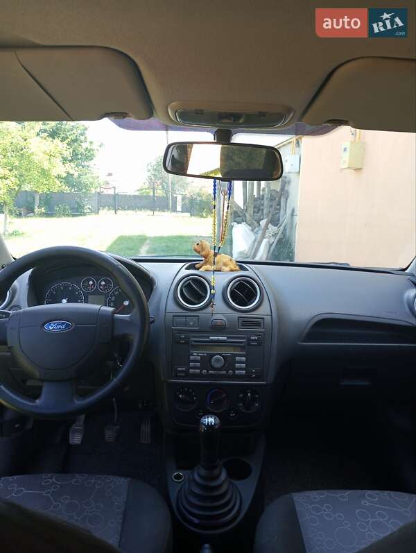 Хэтчбек Ford Fiesta 2006 в Ивано-Франковске