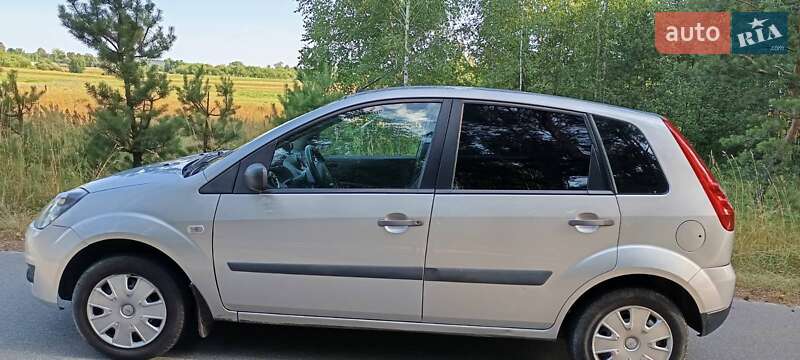 Хэтчбек Ford Fiesta 2007 в Новгород-Северском