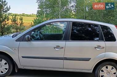 Хэтчбек Ford Fiesta 2007 в 
