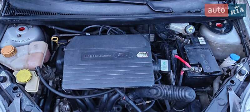Хэтчбек Ford Fiesta 2007 в Новгород-Северском