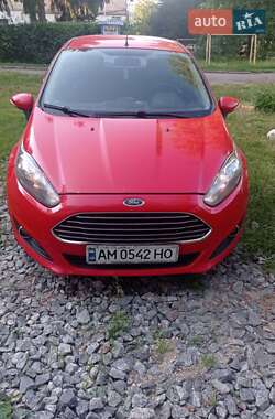 Хэтчбек Ford Fiesta 2015 в 