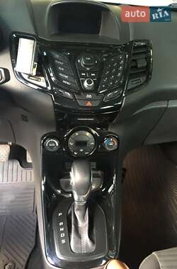 Хэтчбек Ford Fiesta 2013 в 