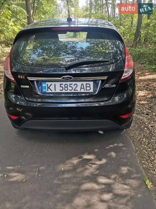 Хэтчбек Ford Fiesta 2016 в Киеве